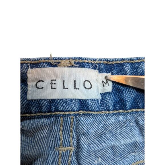 CELLO Jean Shorts Women's M Light Wash Distressed High Rise Cut Off Fray Hem - Picture 3 of 6